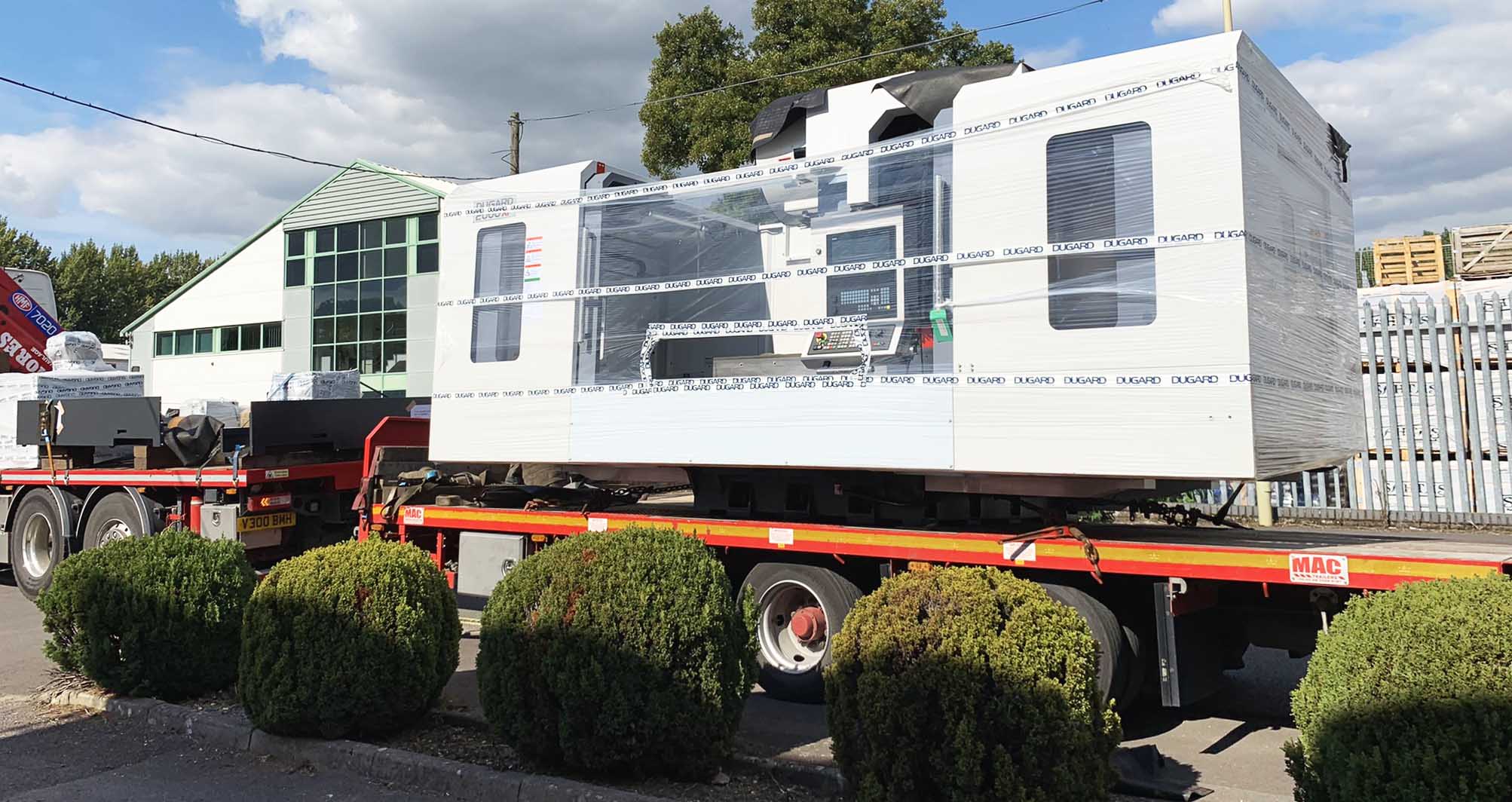Another shot of the Dugard arriving at Wessex on a truck.